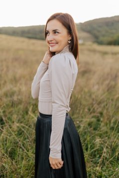 Elegantný bavlnený rolák s puff rukávmi - béžový