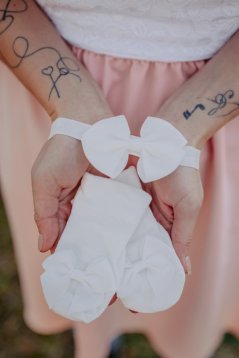 BABY set - ponožky a čelenka - biele