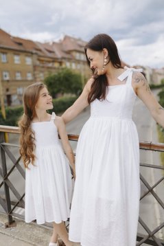 Madeirove šaty "Aurela romantika" MAMA A DCÉRA - biele