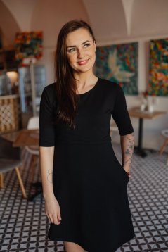 Ačkové šaty na dojčenie – čierne