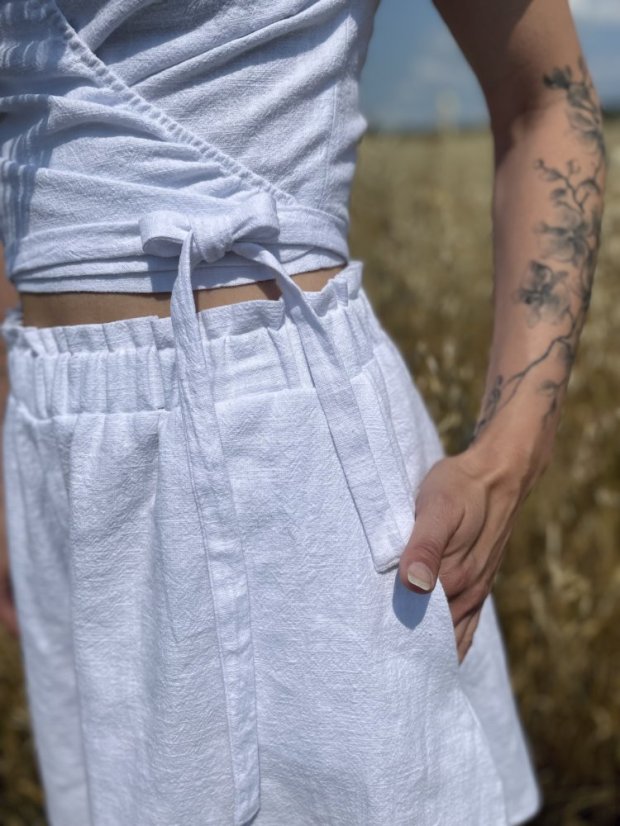 Ľanové elegantné kraťasy - rôzne farby