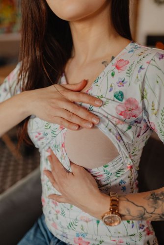 Tričko na dojčenie – maľovaná lúka