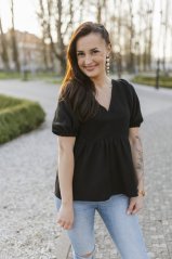 Mušelínová blúzka s výstrihom - čierna
