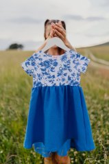 Detské mušelínové šaty  - modré kvety