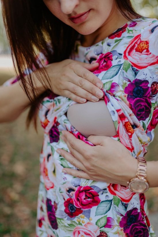 Ačkové šaty na dojčenie – romance