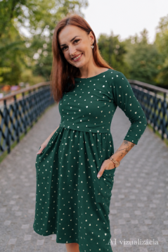 Teplákové MIDI šaty – zlaté srdiečka na smaragdovej