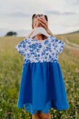 Detské mušelínové šaty  - modré kvety
