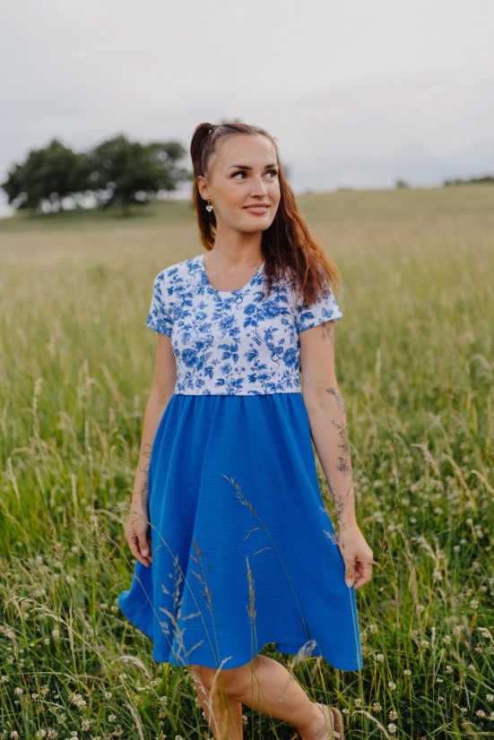 Mušelínové šaty na dojčenie - modré kvety