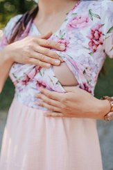 Mušelínové šaty na dojčenie - ružové pivonky