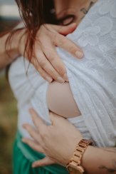 Spoločenské šaty na dojčenie – bielo smaragdové