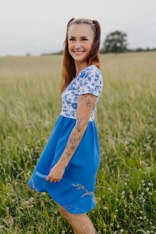 Mušelínové šaty na dojčenie - modré kvety