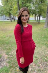 Svetríkové šaty na dojčenie rovné – bordové