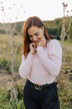 Elegantný rolák s puff rukávmi - rôzne farby a vzory