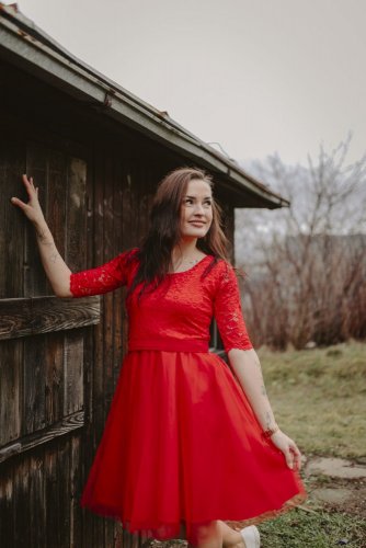 Spoločenské tylové šaty – červené