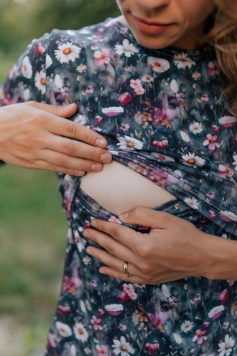 Ačkové šaty na dojčenie – akvarelové margarétky - Veľkosť: XS