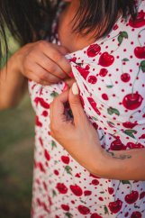 Úpletové tielkové šaty na dojčenie - rôzne vzory